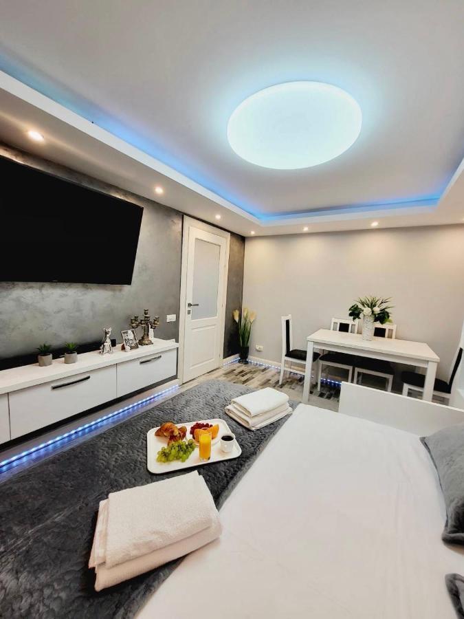 Studio Delux Giurgiu ภายนอก รูปภาพ