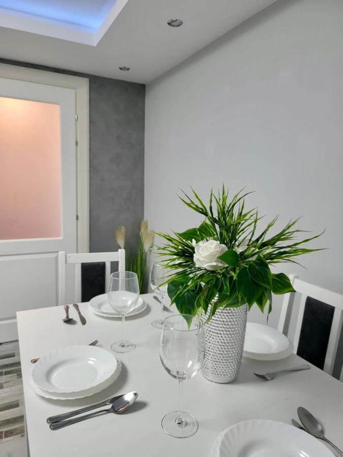 Studio Delux Giurgiu ภายนอก รูปภาพ